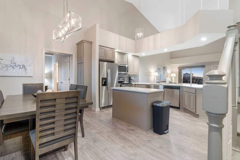 Condo, Multiple Beds, Balcony (Ozark Views at Majestic) | Private kitchen | Coffee/tea maker