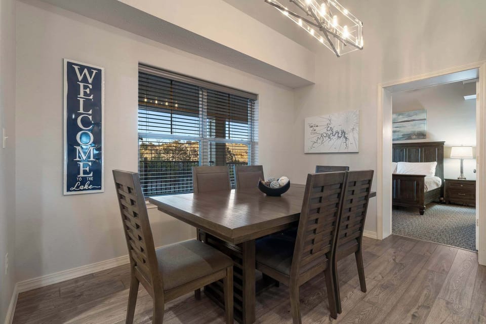 Condo, Multiple Beds, Balcony (Ozark Views at Majestic) | Dining