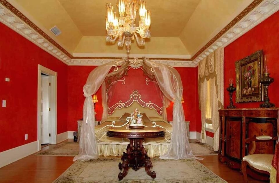 The Presidential Suite | Premium bedding, down comforters, in-room safe, individually decorated