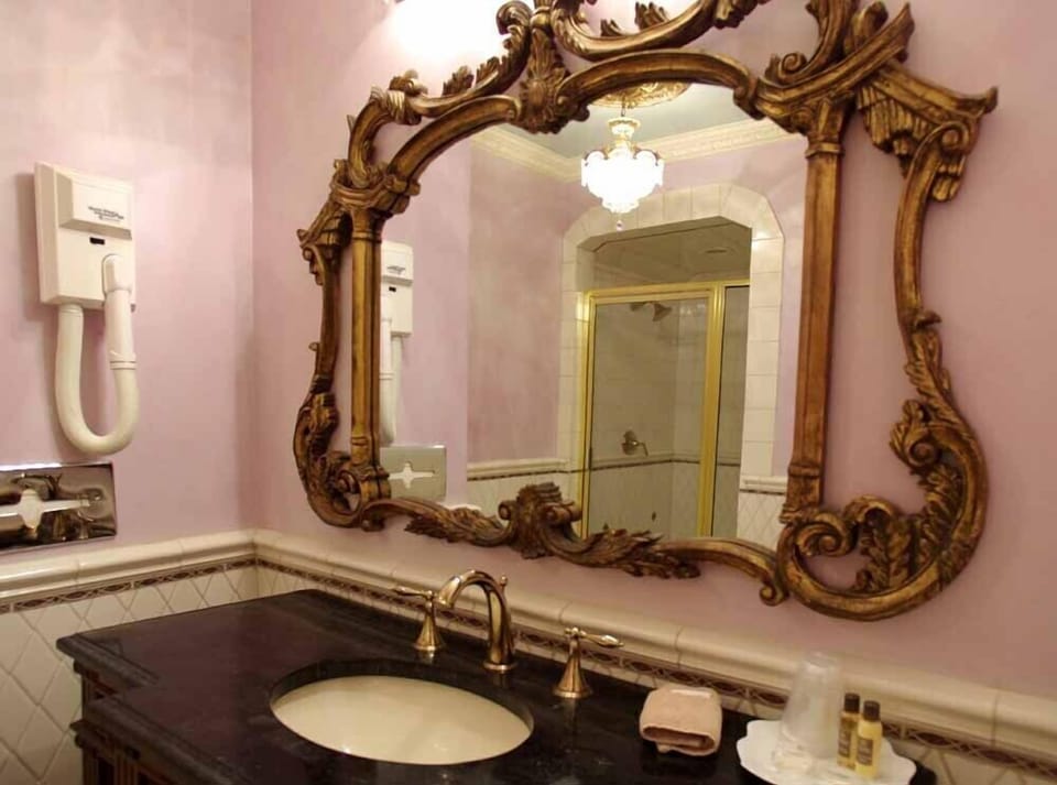 Marylyn Mom Rohe | Bathroom sink