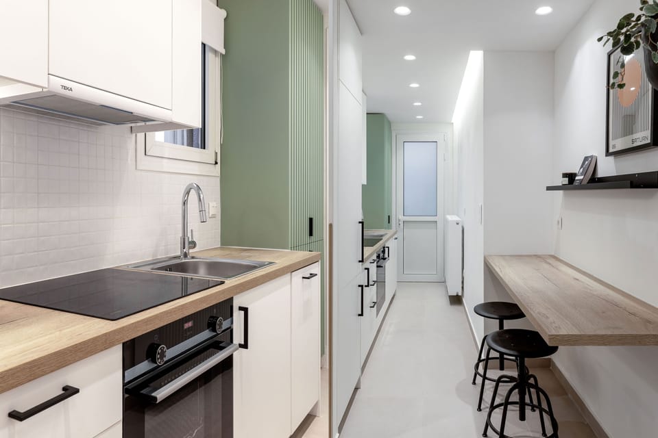 Standard Apartment | Private kitchen | Fridge, oven, stovetop, dishwasher