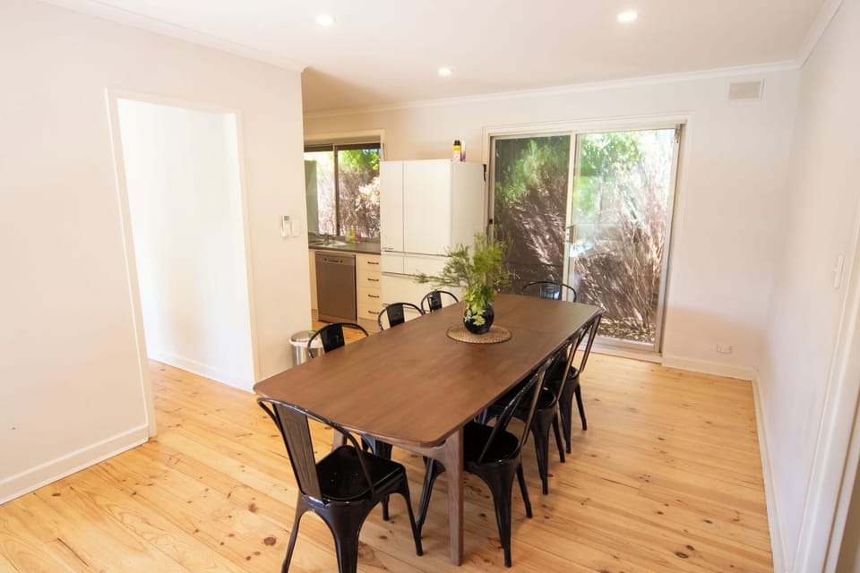A true all-rounder, suitable for extended holidays, weekend getaways, or working holidays.