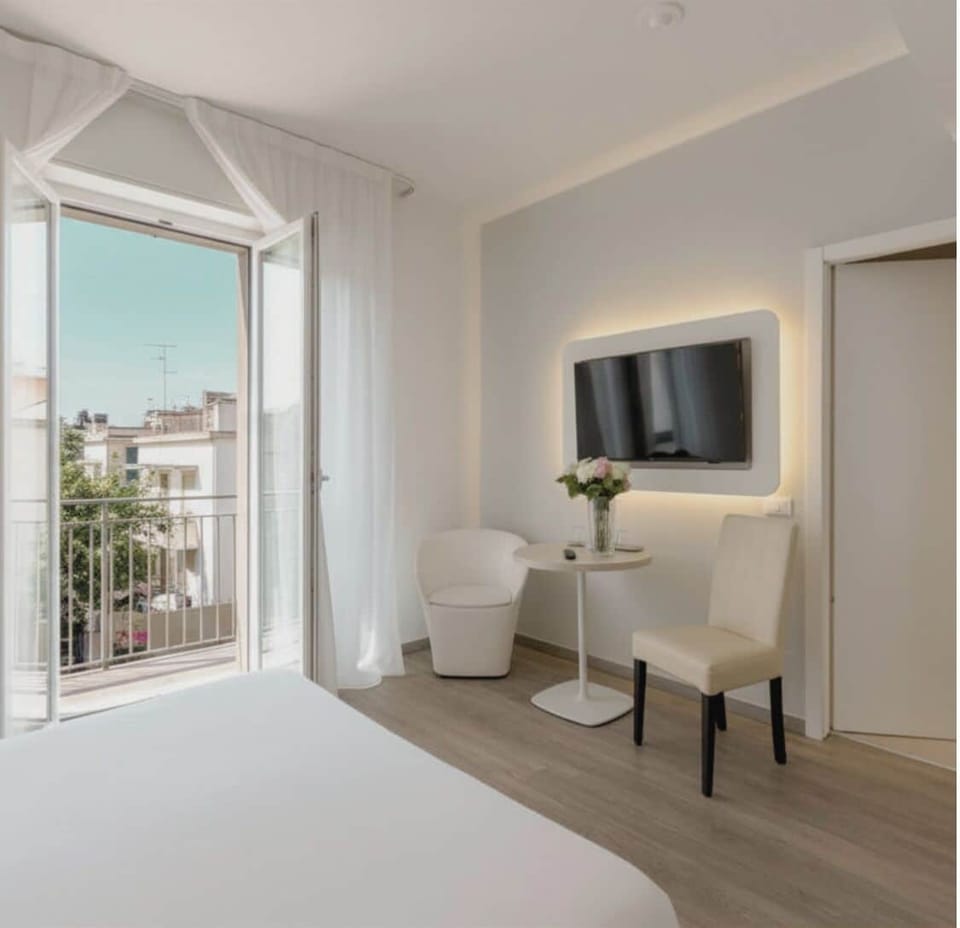 Premium Double or Twin Room | Minibar, in-room safe, desk, blackout drapes