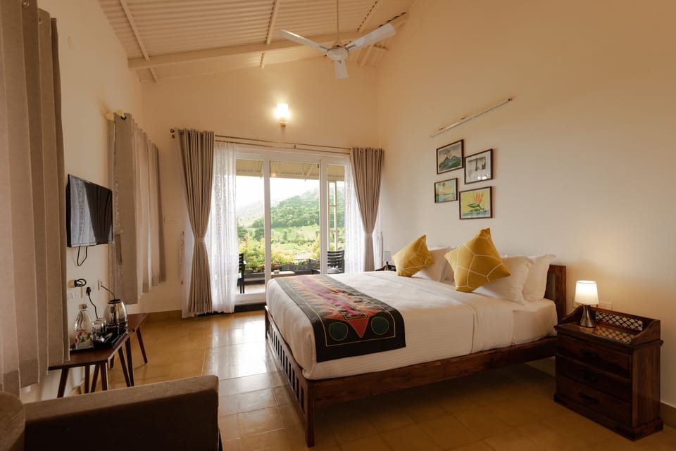 In-room safe, soundproofing, iron/ironing board, free WiFi
