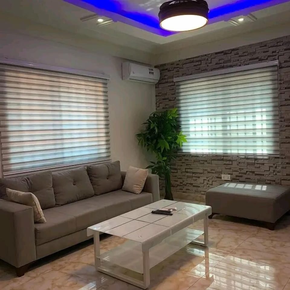 City Apartment | Private kitchen | Mini-fridge, microwave, rice cooker, cookware/dishes/utensils