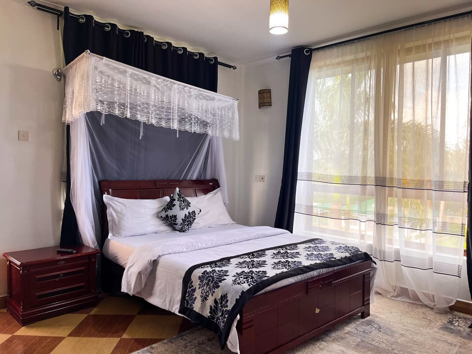 Deluxe Room | Desk, free WiFi
