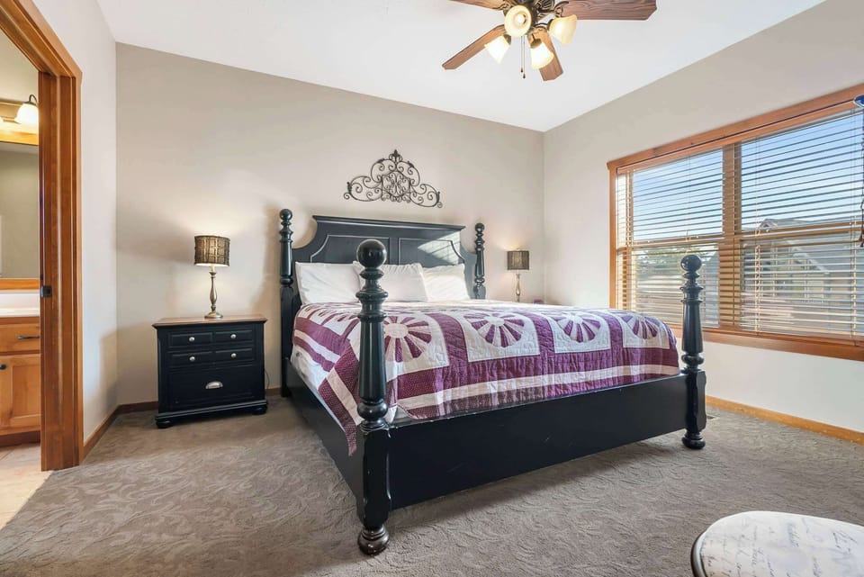 Cabin, Multiple Beds, Fireplace, Mountain View (Kemper's Cabin by Silver Dollar City) | 6 bedrooms, WiFi (free), individually decorated, individually furnished