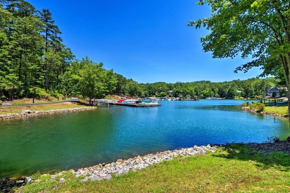 Condo, 2 Bedrooms | Property grounds