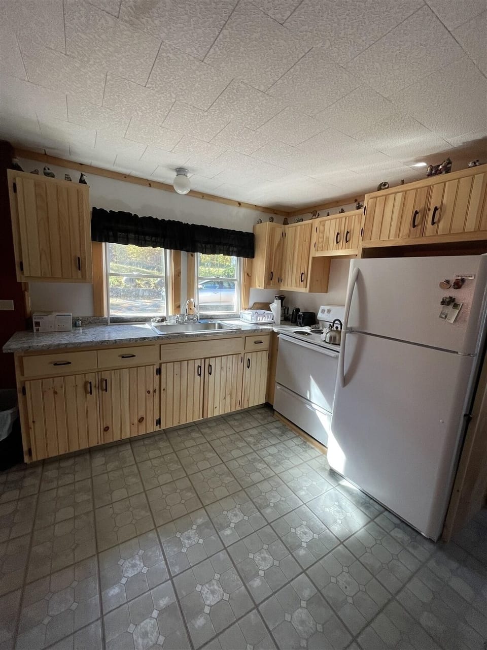 Villa, 3 Bedrooms | Private kitchen | Oven, coffee/tea maker, toaster