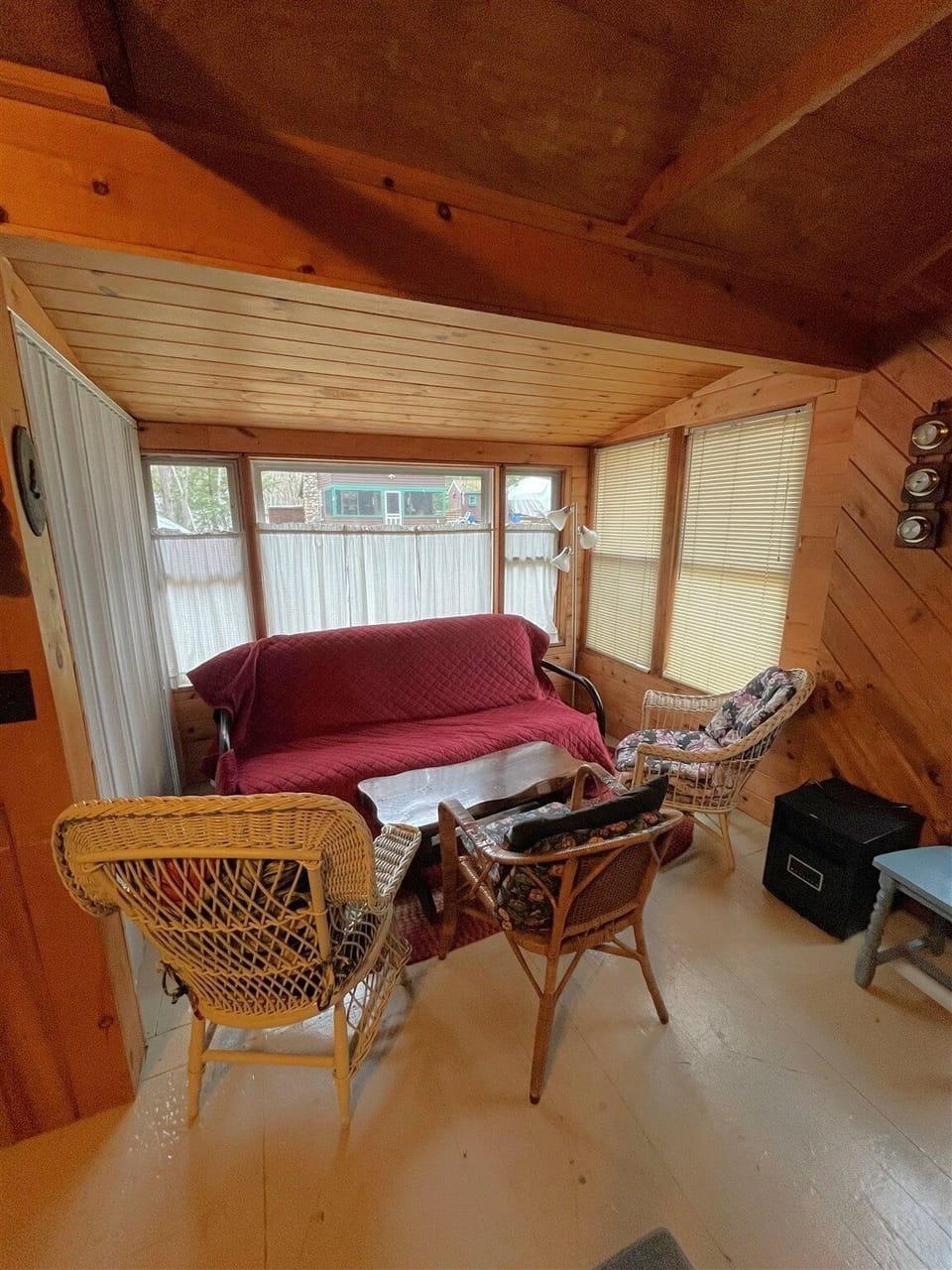 Cottage, 2 Bedrooms | Living area