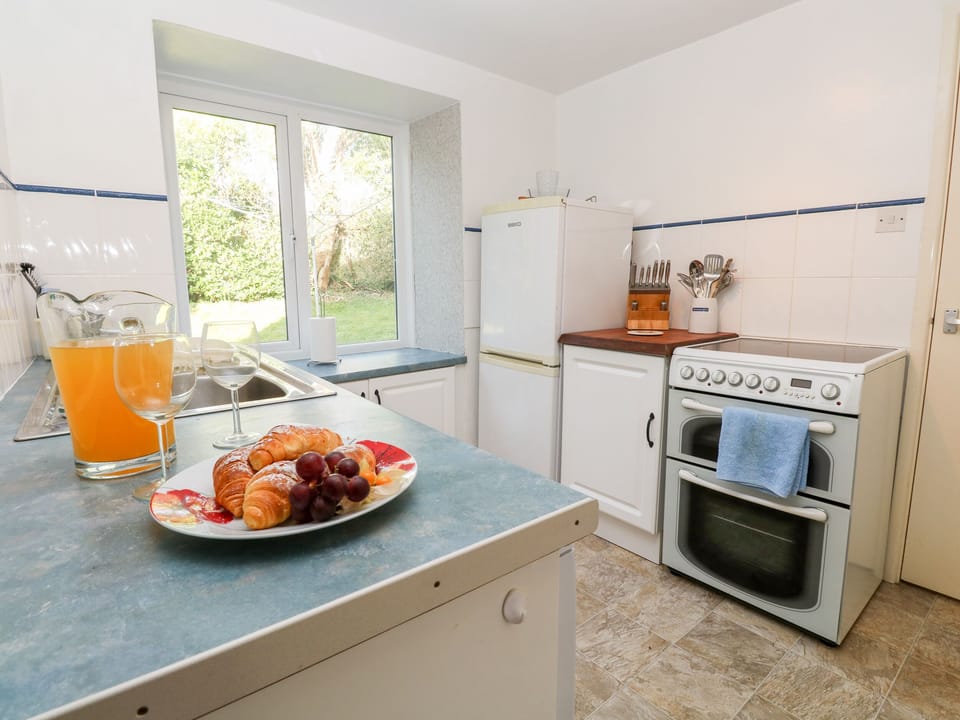 Fridge, dishwasher, electric kettle, toaster