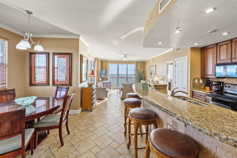 Condo, Multiple Beds, Balcony, Ocean View | Dining