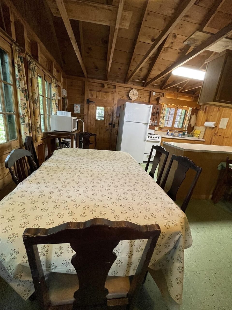 Cabin, 2 Bedrooms | Dining