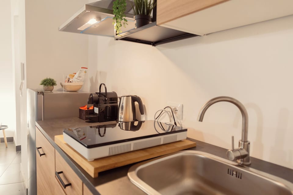 Superior Studio | Private kitchen | Espresso maker, coffee/tea maker, electric kettle