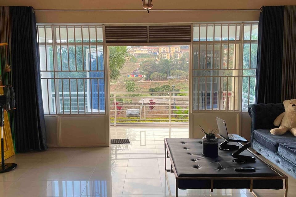 House | Private kitchen | Fridge, microwave, oven, stovetop