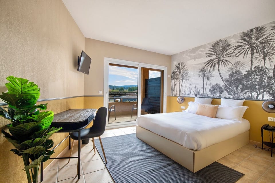 Superior Double or Twin Room | Premium bedding, desk, blackout drapes, soundproofing