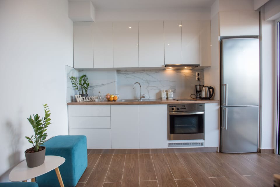 Apartment | Private kitchen | Fridge, oven, stovetop, electric kettle