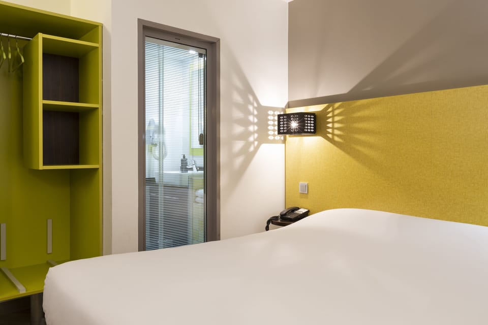 In-room safe, desk, soundproofing, iron/ironing board