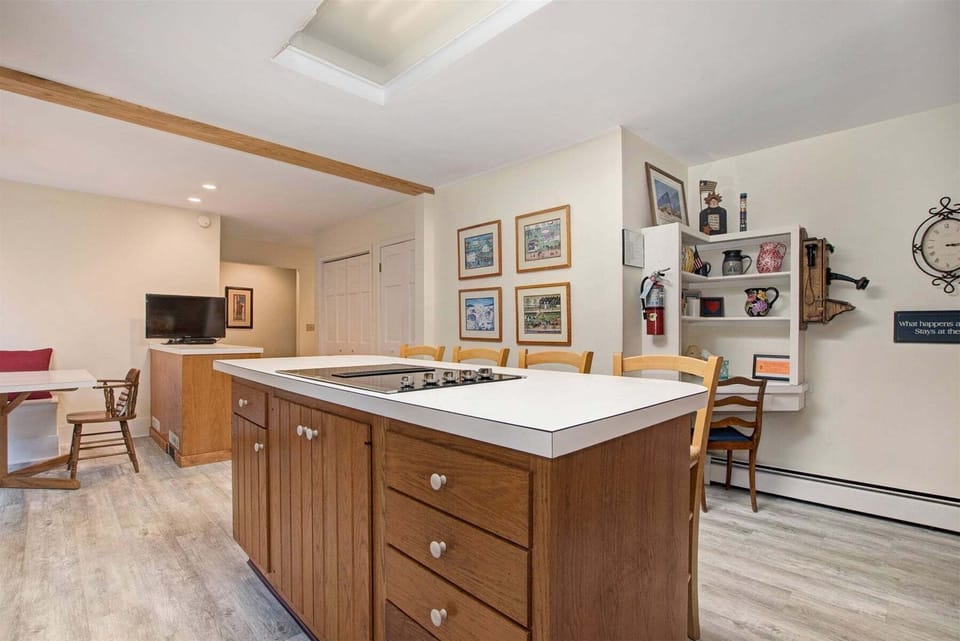 Fully equipped eat in kitchen