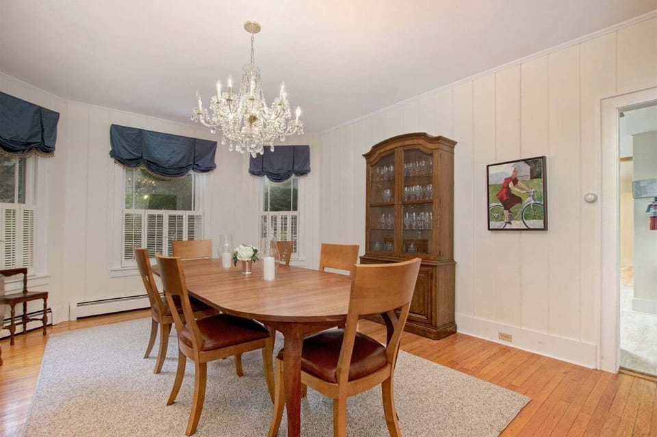 Formal dining room