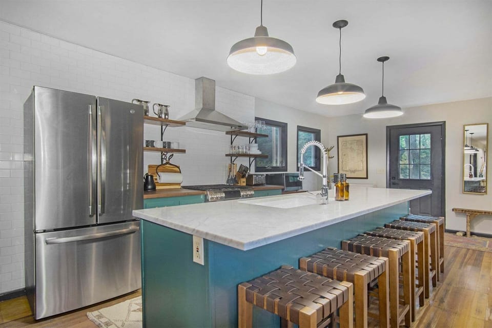Fully equipped kitchen with everything you need for a meal at home