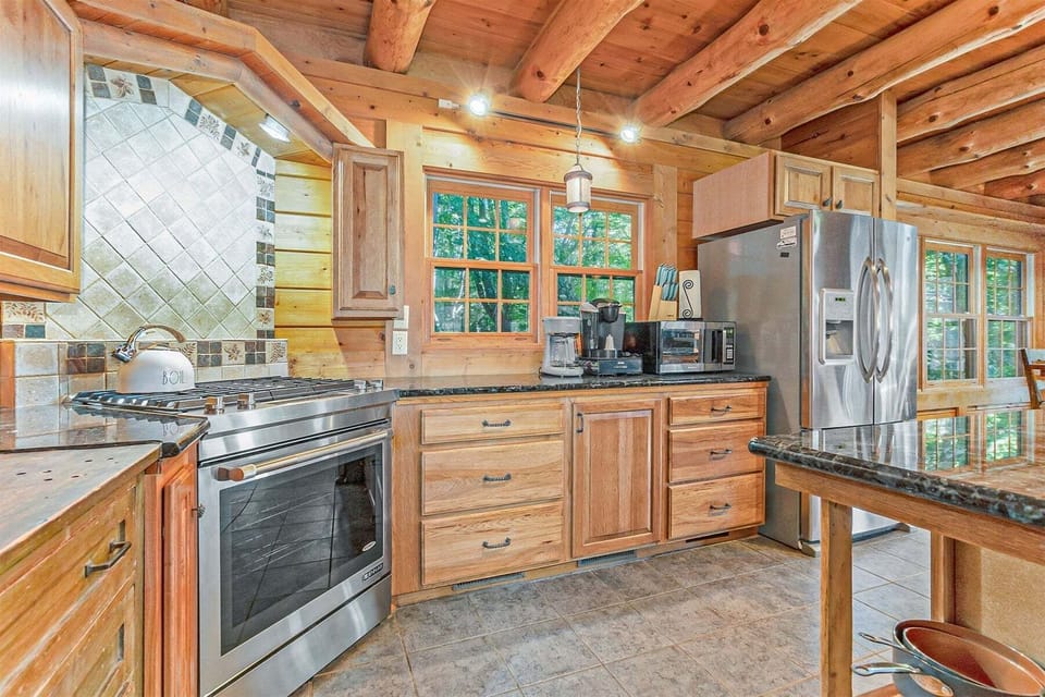 Fully equipped kitchen with everything you need for a meal at home