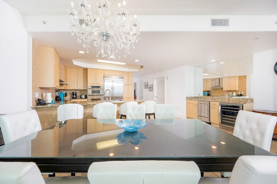 Condo, 3 Bedrooms | Dining