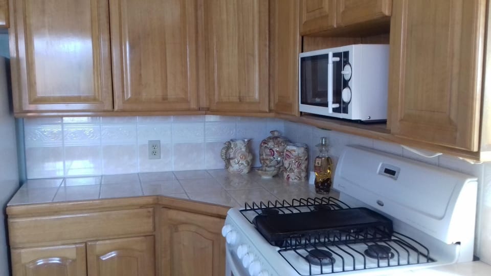 fully equipped kitchen...everything from blender to coffee grinder!