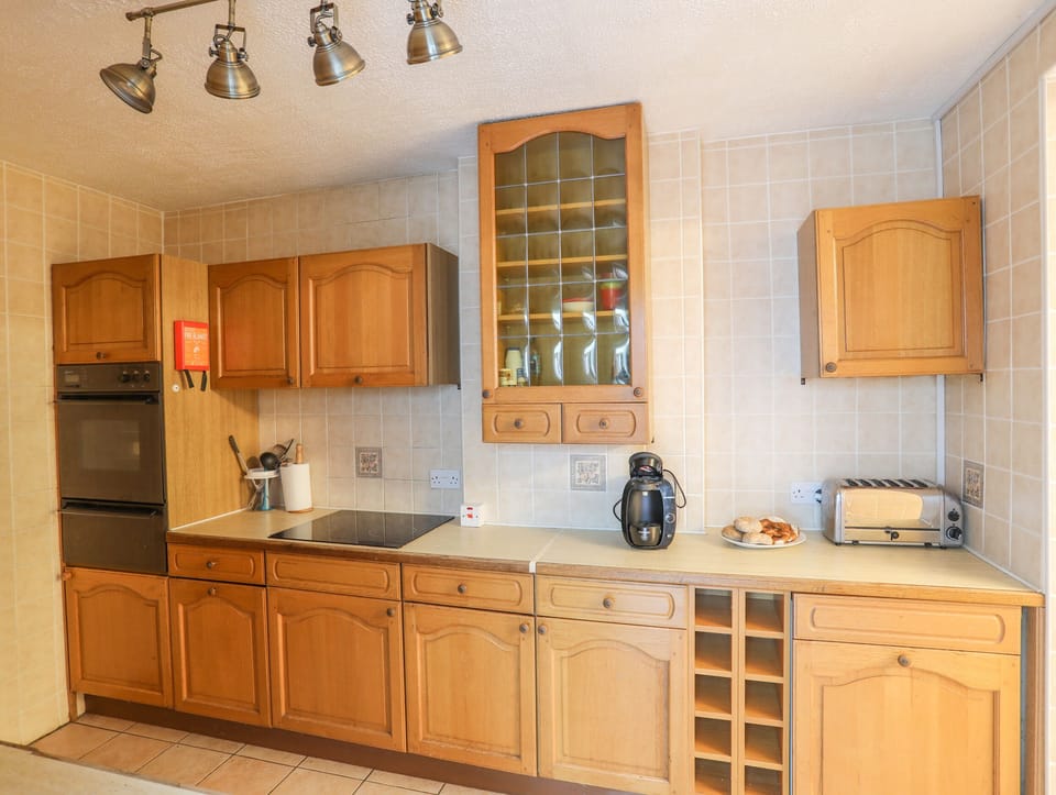 Fridge, dishwasher, electric kettle, toaster