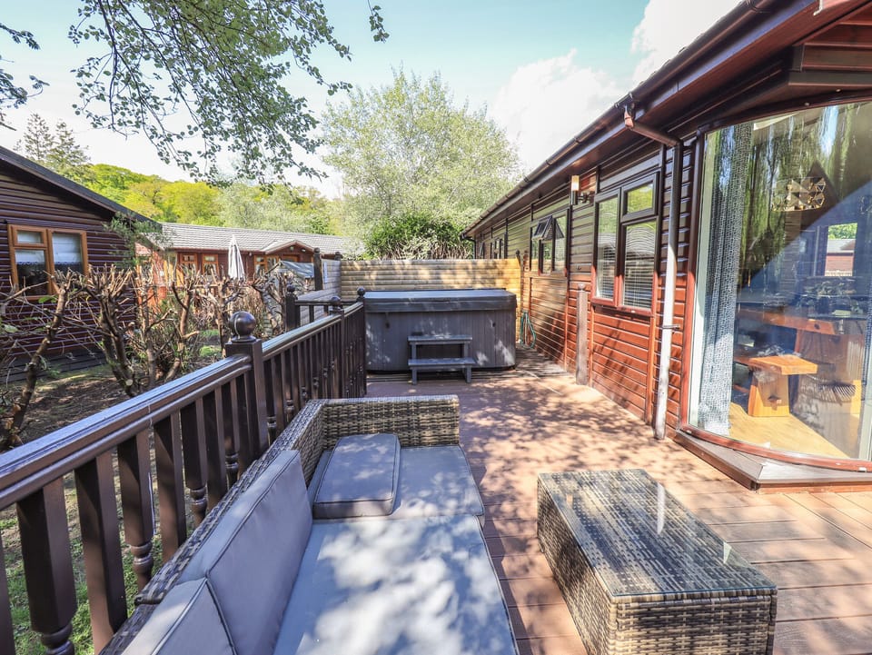Cottage | Property grounds