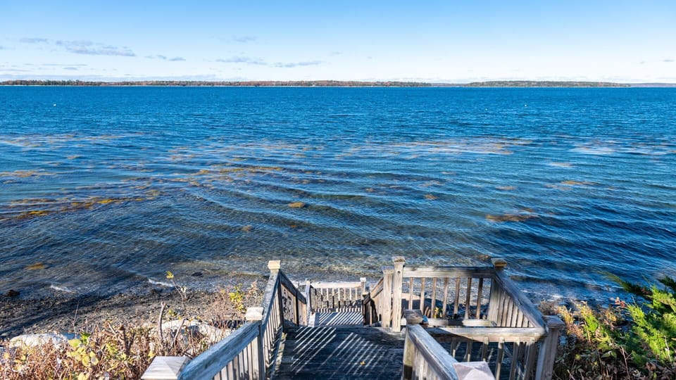 Private Water Access via Stairs