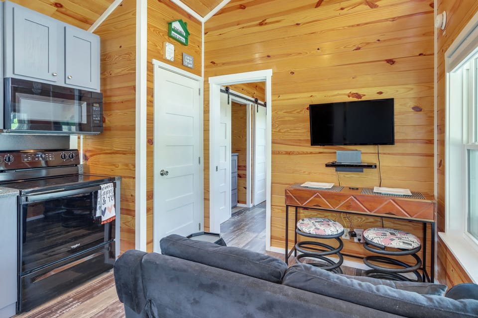Living Area | Free WiFi | Smart TV