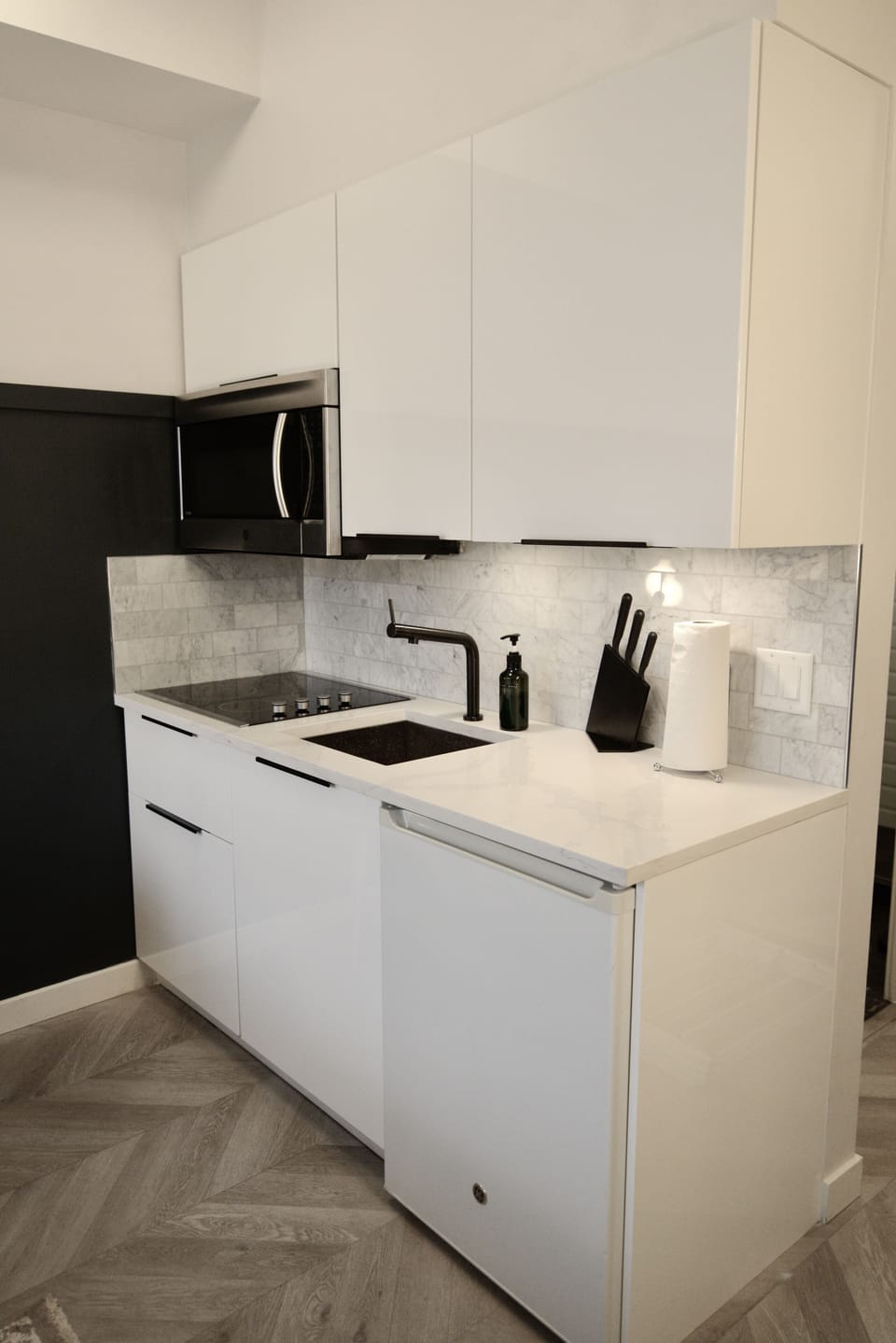 Full kitchen with dishwasher and convection microwave (it’s a toaster as well!)