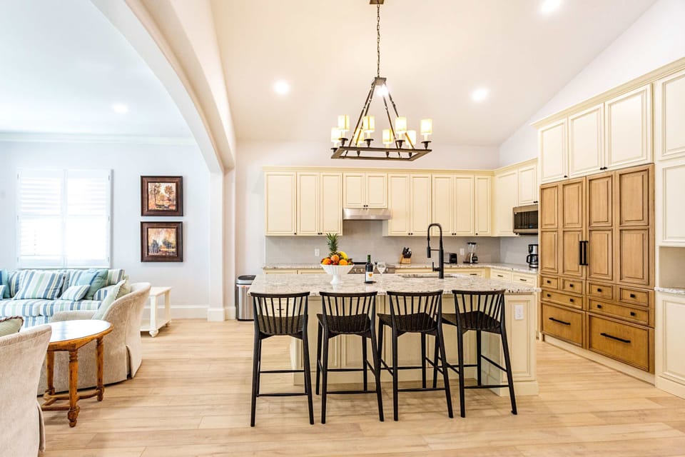 Fully Stocked Kitchen with  Kitchen Island