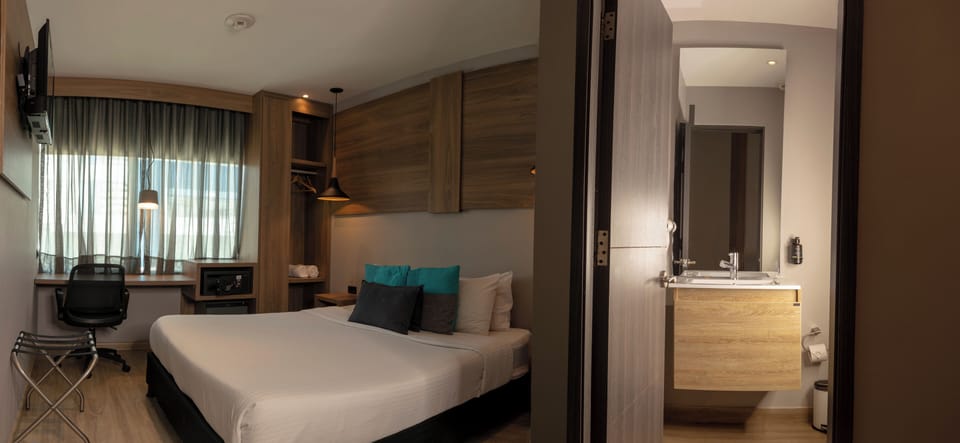 Superior Double Room, 1 Double Bed | In-room safe, blackout drapes, soundproofing, free WiFi