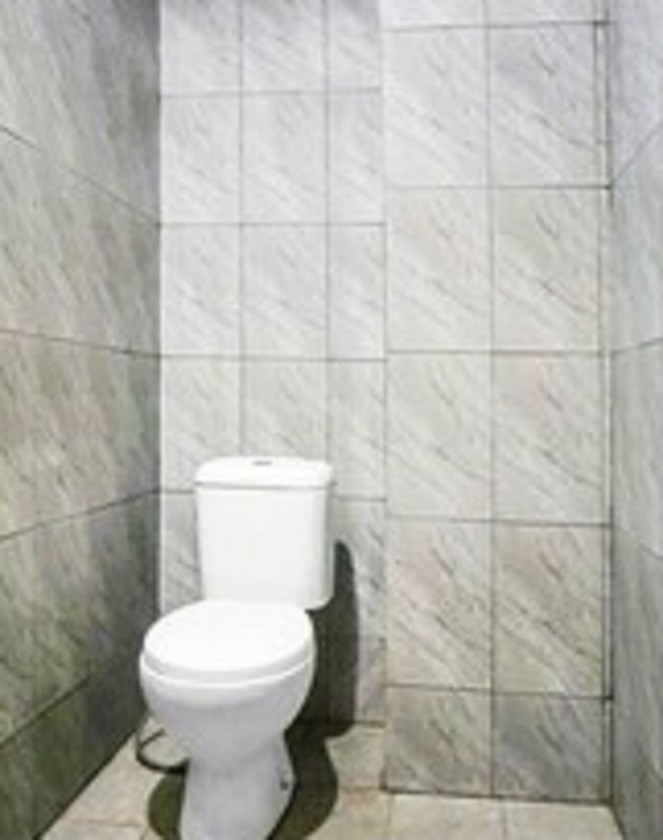 Standard Double Room | Bathroom | Shower, towels, toilet paper
