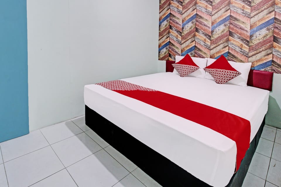 Standard Double Room | Laptop workspace, blackout drapes, free WiFi, bed sheets