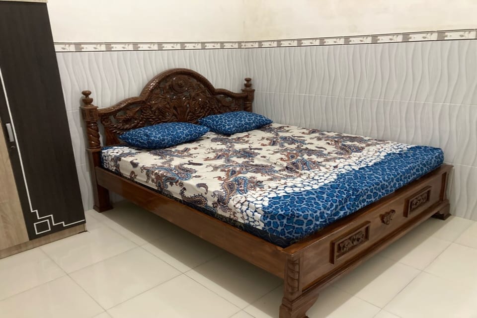 Double Room | Blackout drapes, free WiFi, bed sheets