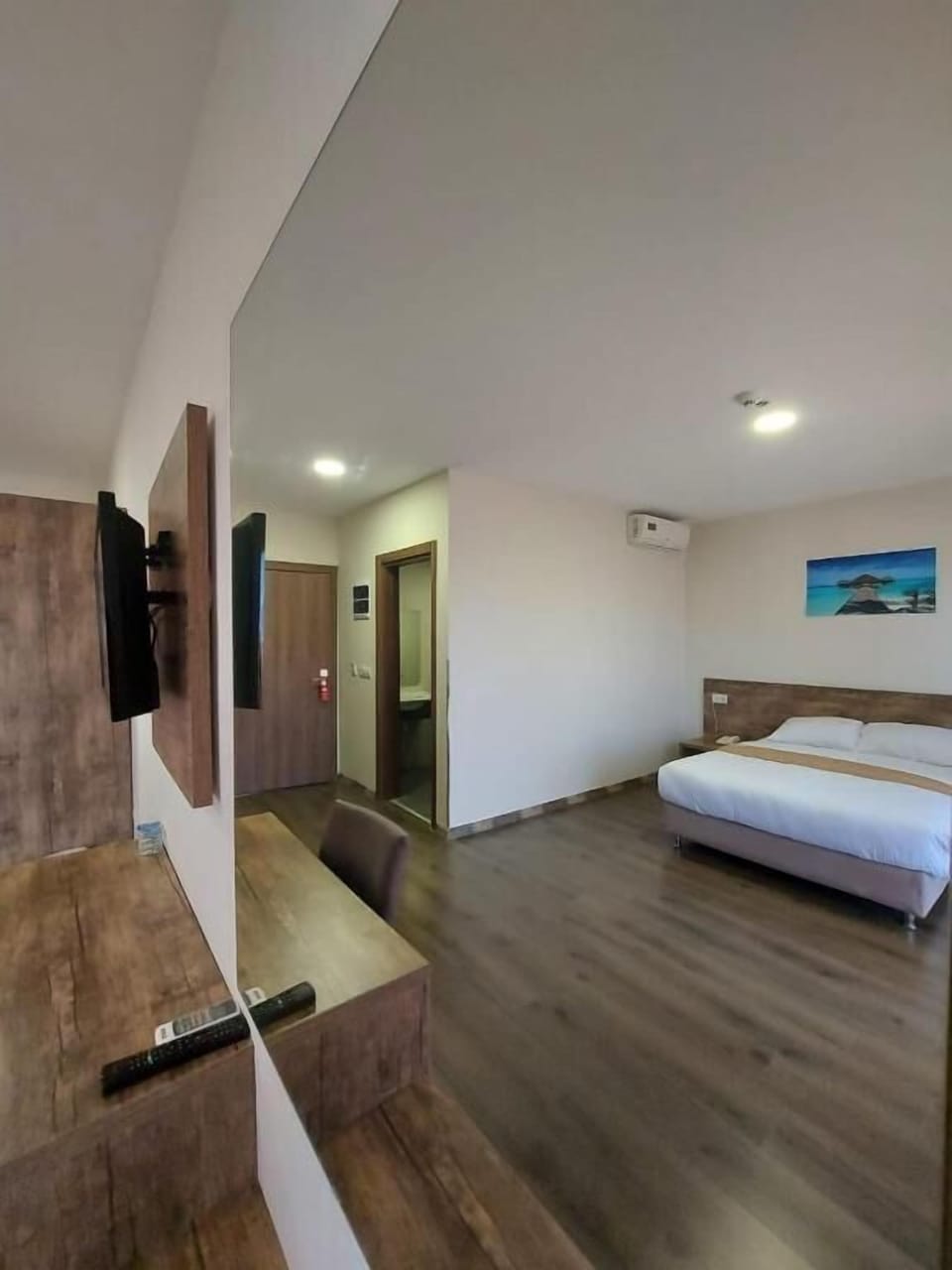 In-room safe, soundproofing, WiFi (free), bed sheets