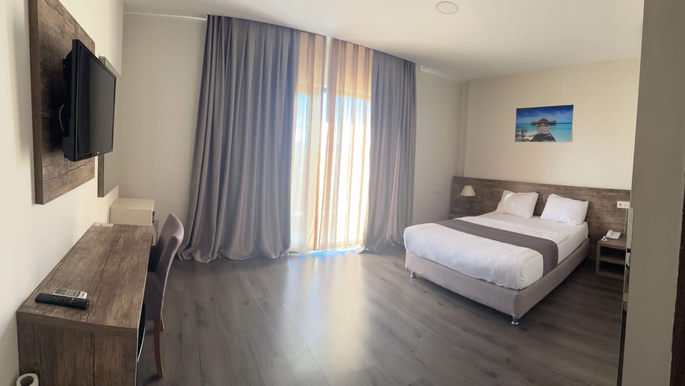 In-room safe, soundproofing, WiFi (free), bed sheets