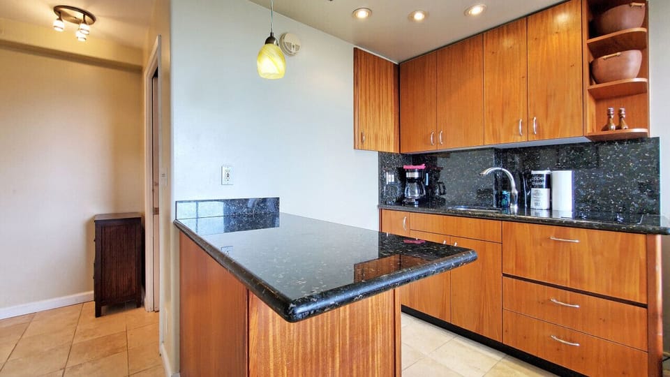Breakfast bar for dining