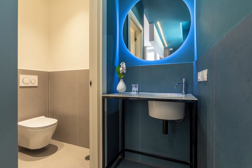 Superior Room | Bathroom | Free toiletries, hair dryer, slippers, bidet