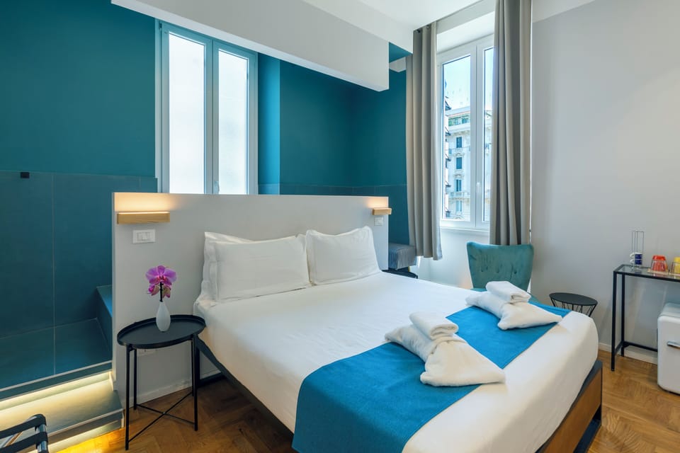 Superior Room | Minibar, in-room safe, desk, blackout drapes