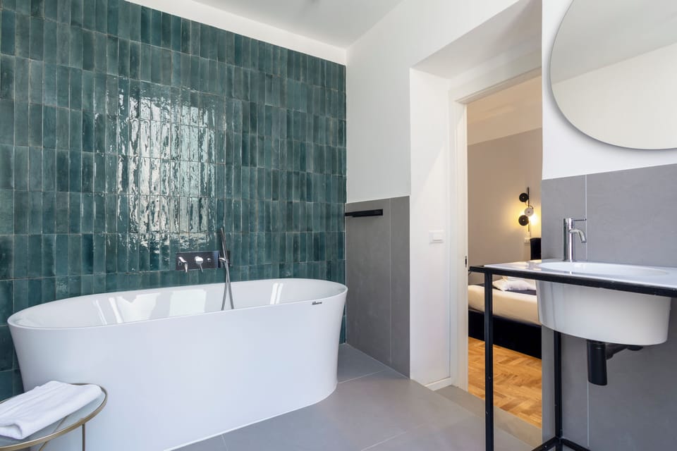 Superior Room | Bathroom | Free toiletries, hair dryer, slippers, bidet
