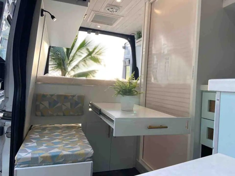 Deluxe Studio | Individually decorated, individually furnished, free WiFi, bed sheets