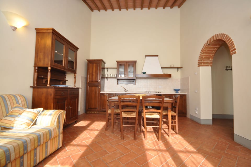 Apartment, 2 Bedrooms (4+2 Posti letto ) | Living room | 32-inch flat-screen TV with digital channels, TV