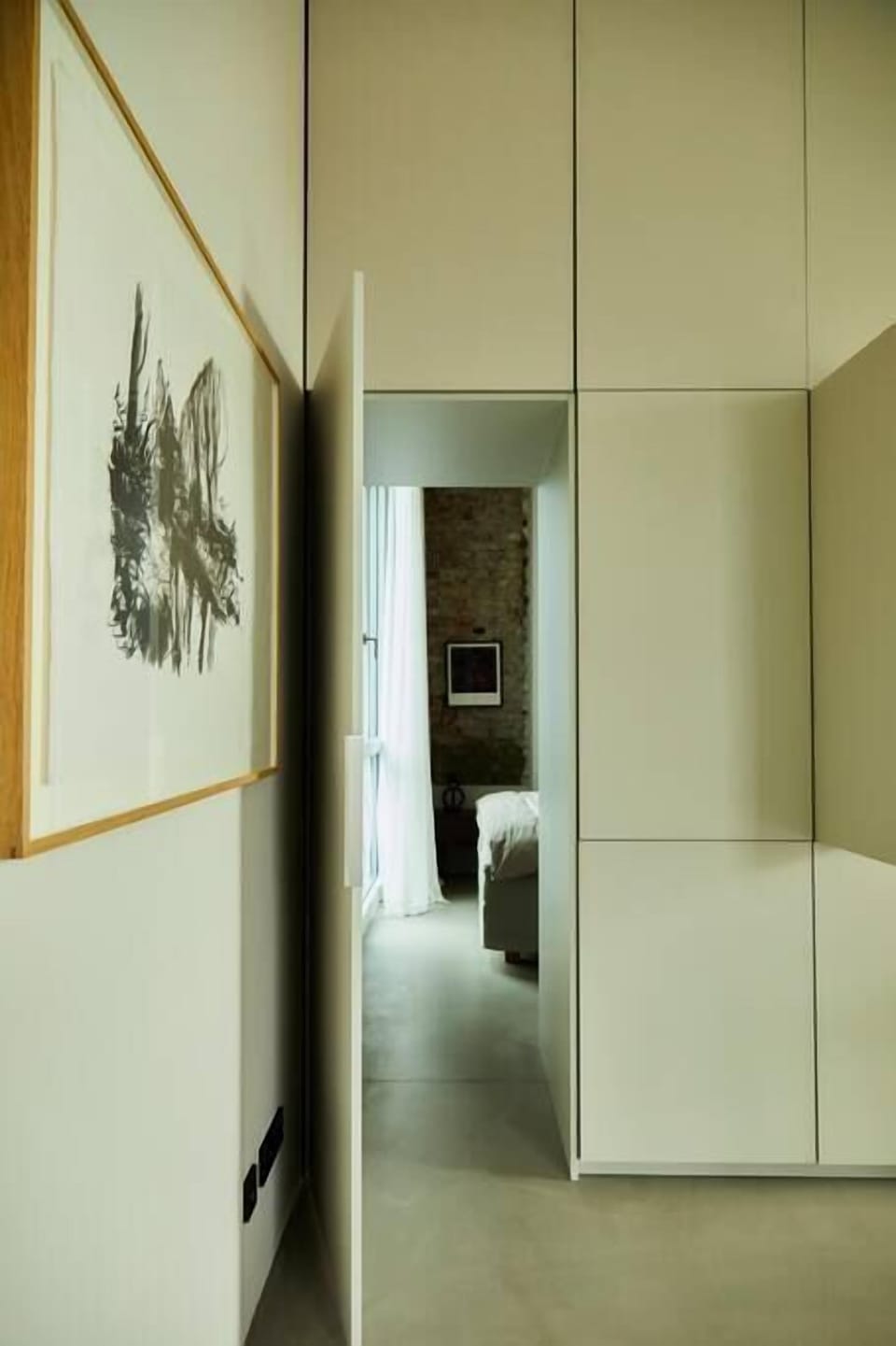 Entrance to the bedroom