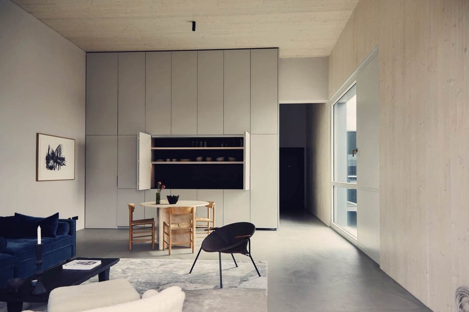 002 PENTHOUSE 5.2