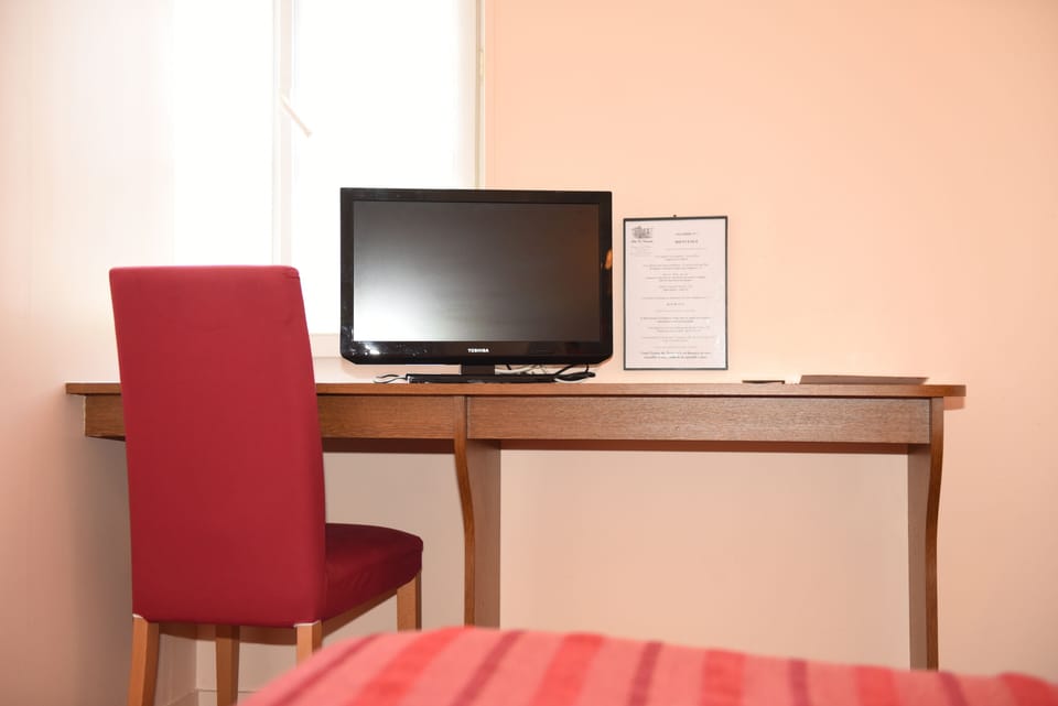 Standard Room | Individually decorated, individually furnished, desk, soundproofing