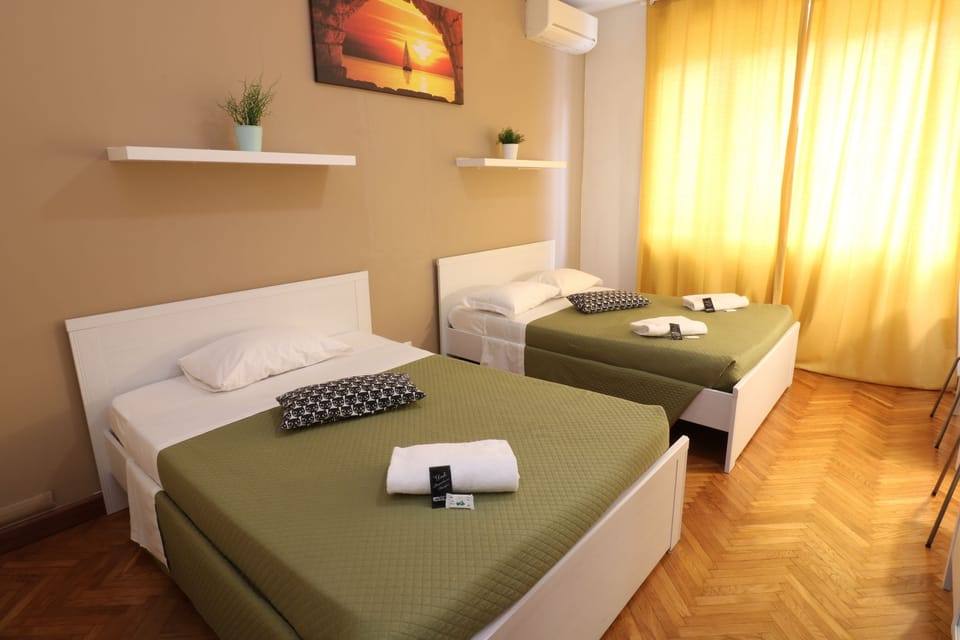Triple Room, External Shared Bathroom | Frette Italian sheets, premium bedding, in-room safe, desk